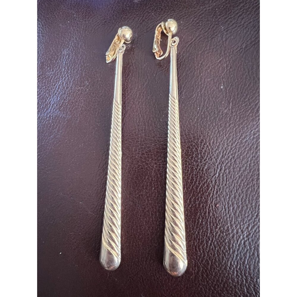 Vintage Gold-toned Tapered Clip-on Earrings